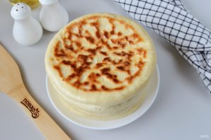 Лепешки с чесноком и сыром