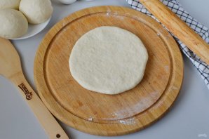 Лепешки с чесноком и сыром