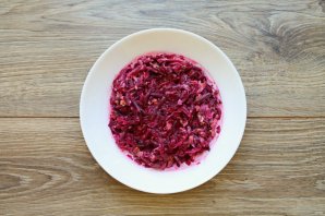 Свекла с грецким орехом и чесноком