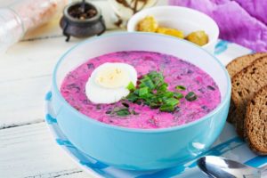 Летний свекольник с огурцами