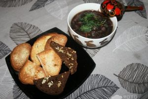 Рецепт: Красный суп – С краснокочанной капустой и заготовкой из свеклы