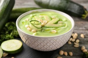Суп-пюре из зеленого лука с картофелем