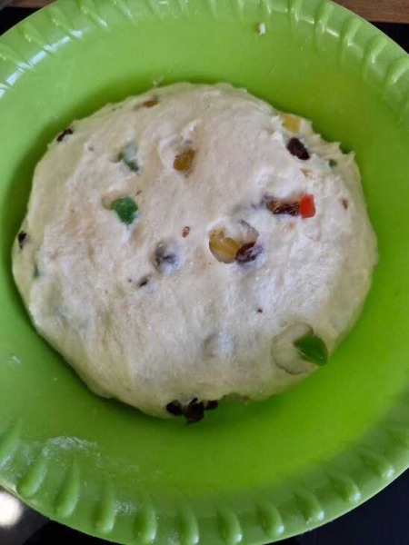 Сливочный кулич с начинкой