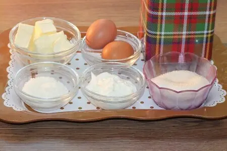 Ванильный кекс с малиновой пропиткой