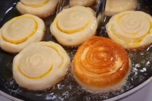 Стакан кефира и 1 яйцо: за 30 минут готовлю целую гору вкуснятины к чаю. Рецепт подходит на завтрак
