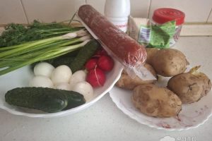Рецепт: Окрошка с колбасой – Готовлю с любовью.
