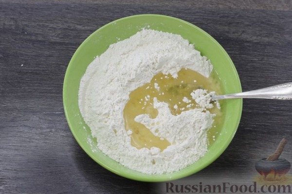 Постный тёртый пирог с малиной