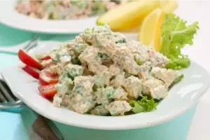 Салат с курицей