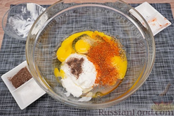 Пирог из слоёного теста, с мясными фрикадельками и кабачками