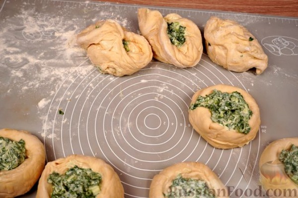 Самса с сыром и зеленью