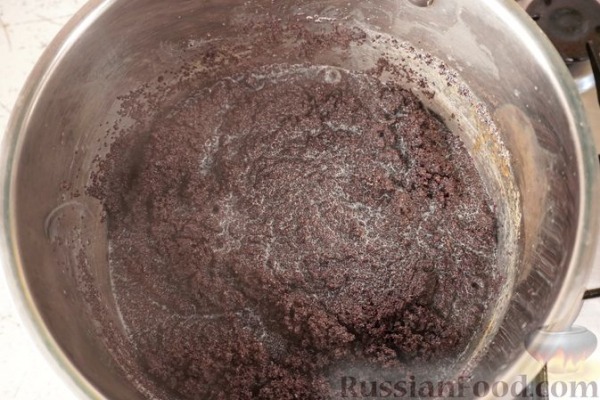 Маковый рулет с орехами