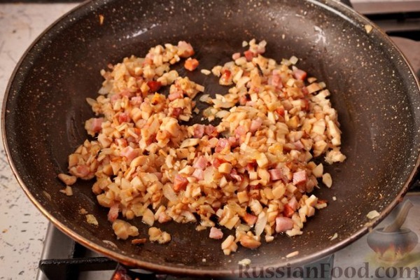 Фаршированные грибы с беконом и сладким перцем