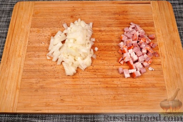 Фаршированные грибы с беконом и сладким перцем