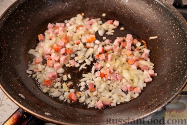 Фаршированные грибы с беконом и сладким перцем