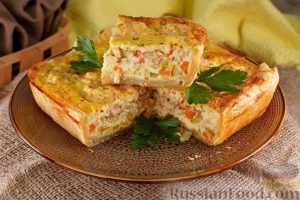Пирог из слоёного теста, с мясными фрикадельками и кабачками