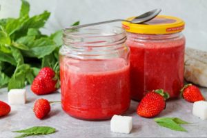 Клубничное пюре