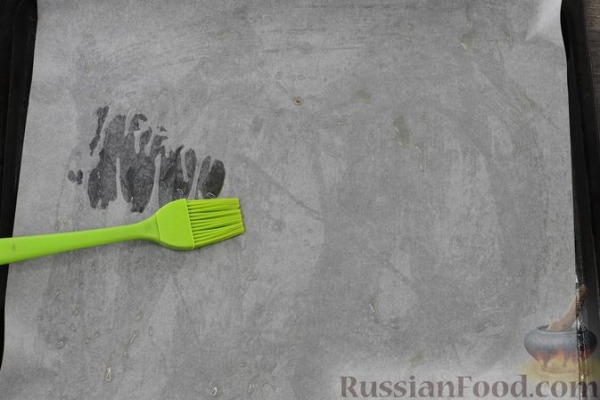 Запечённый молодой картофель в кунжуте, со сметанным соусом