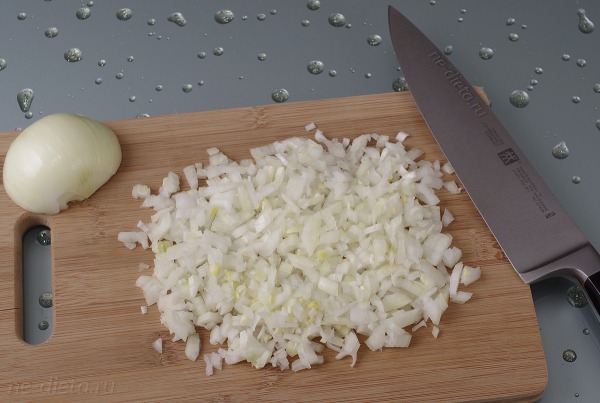 Пирог с курицей из слоеного теста