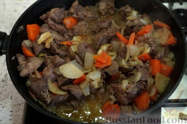Рулет из блинного теста, с паштетом (в духовке)
