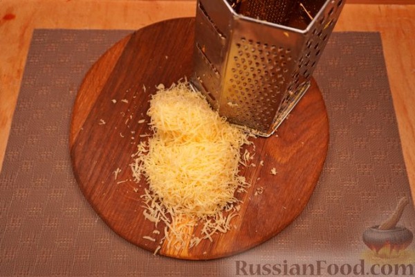Запеканка из макарон с сосисками в томатном соусе