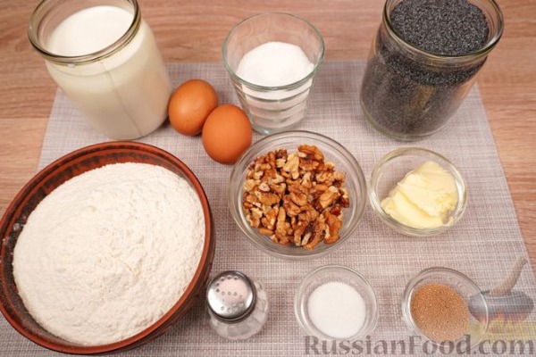 Маковый рулет с орехами
