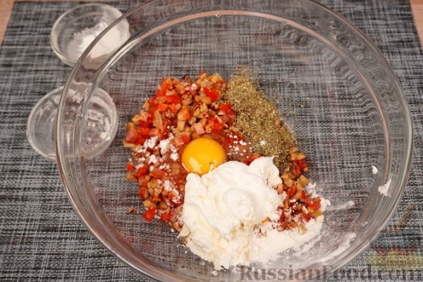 Фаршированные грибы с беконом и сладким перцем