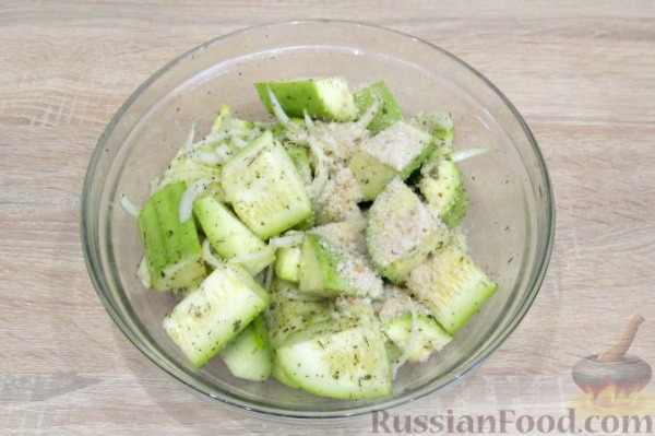 Курица с кабачками в духовке