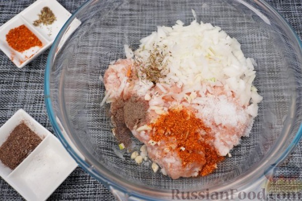 Пирог из слоёного теста, с мясными фрикадельками и кабачками