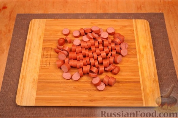 Запеканка из макарон с сосисками в томатном соусе