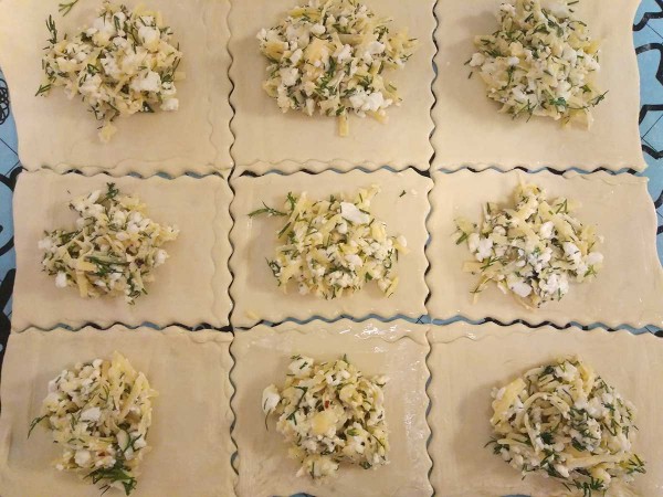 Слойки с сыром и творогом