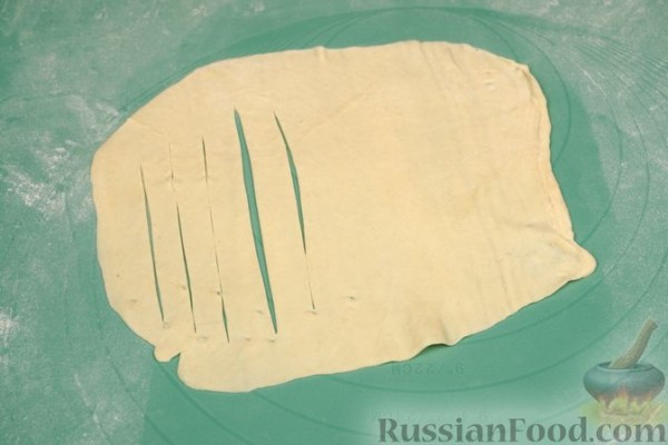 Бездрожжевые пирожки с яйцом и зелёным луком (в духовке)