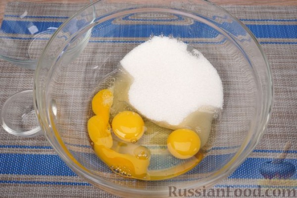 Пирог на йогурте, с заварным кремом и абрикосами