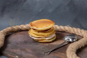 Оладьи с чесноком и сыром
