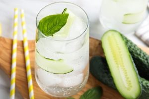 Вместо воды: как восполнить суточную норму жидкости — этот продукт творит чудеса