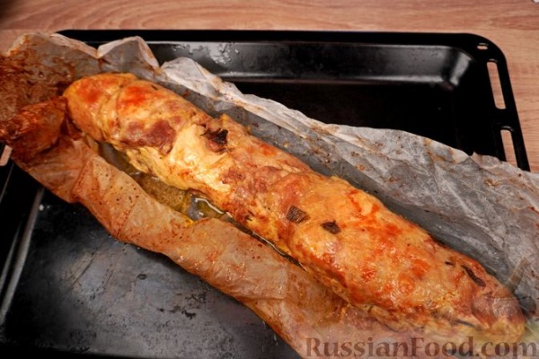 Куриный рулет с запечённым перцем и сыром