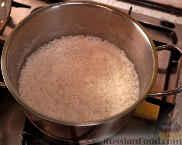 Фаршированный перец с мясом, рисом и овощами (в духовке)