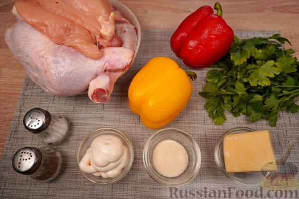 Куриный рулет с запечённым перцем и сыром