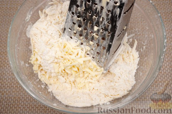 Песочный пирог с абрикосовым джемом