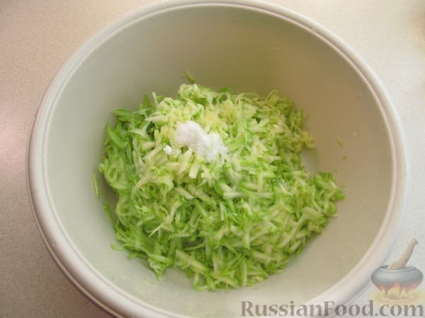 Оладьи из кабачков, с луком