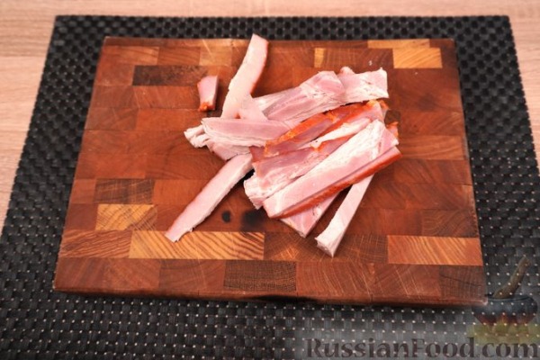 Польские зразы из говядины, с солёными огурцами, беконом и луком