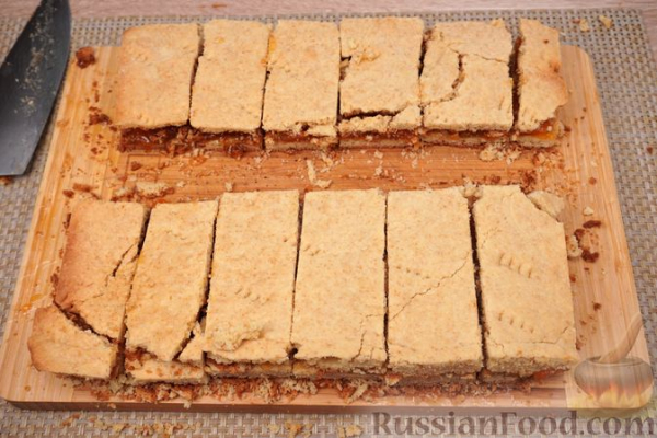 Песочный пирог с абрикосовым джемом