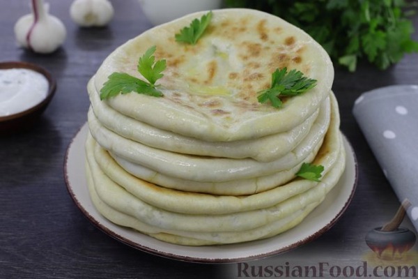 Хычины с сыром и зеленью
