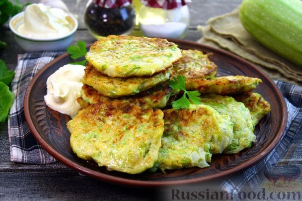 Оладьи из кабачков, с луком