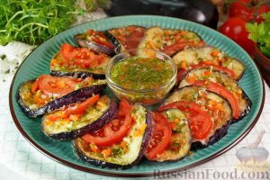 Жареные баклажаны с помидорами и соусом “Муждей”