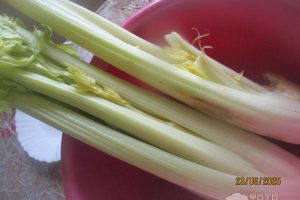 Рецепт: Маринованный сельдерей (с овощами) – как закуска