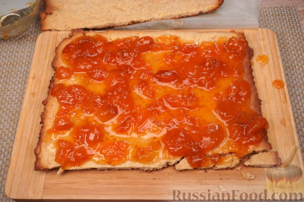 Песочный пирог с абрикосовым джемом