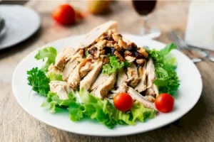 Салат с копченой курицей