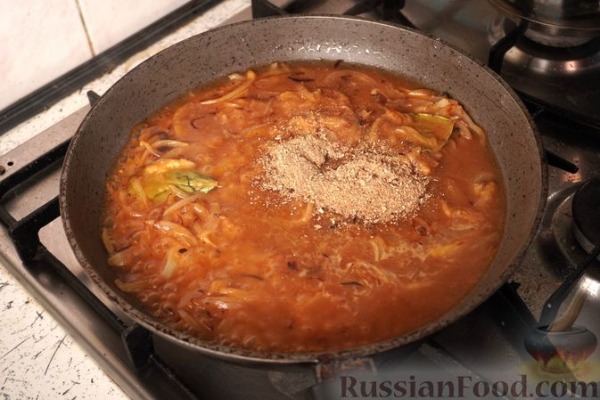Польские зразы из говядины, с солёными огурцами, беконом и луком