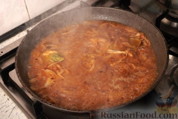 Польские зразы из говядины, с солёными огурцами, беконом и луком