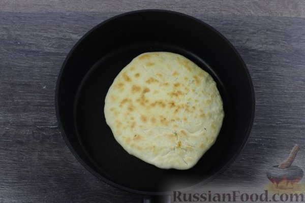 Хычины с сыром и зеленью